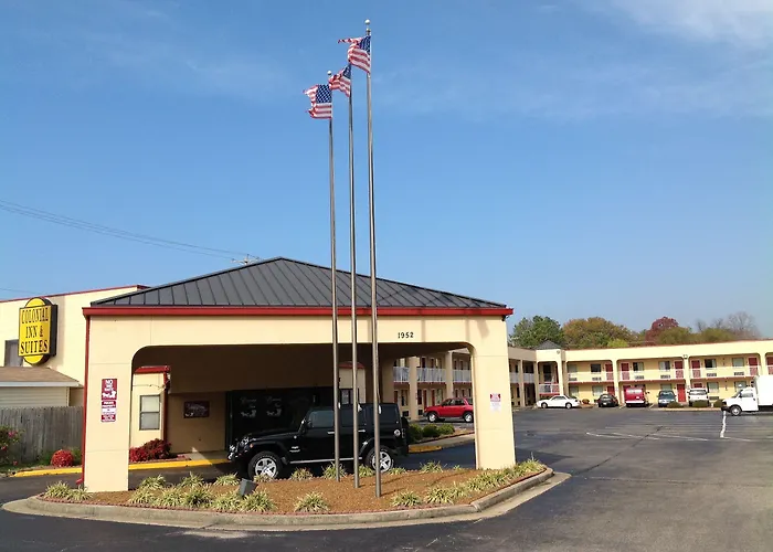 Cheap hotel: Colonial Inn And Suites - Memphis